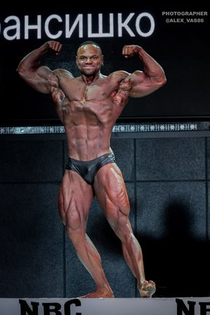 CLASSIC PHYSIQUE